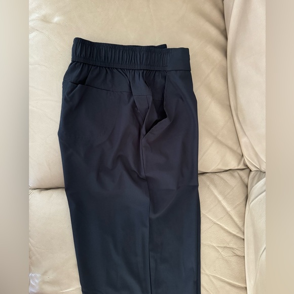 Eddie Bauer Women's Rapid Capri in Black. MSRP $64 - Picture 8 of 15